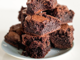 Brownie Fit Irresistível: A Doçura Perfeita para seus Momentos Especiais