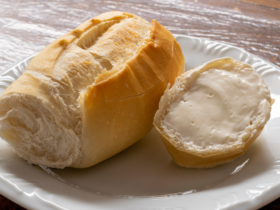 Pão Francês Artesanal: Uma Delícia Rústica com Fermentação Natural