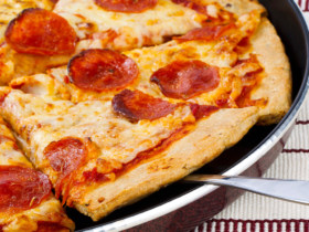 Pizza de Frigideira Descomplicada: Sem Forno, Sem Ovos e Sem Leite