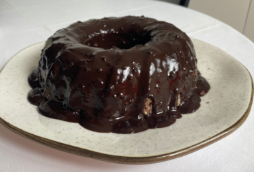 Delicioso Bolo de Chocolate Fit: Uma Explosão de Sabores Saudáveis