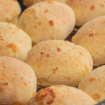 O Melhor Pão de Queijo Mineiro: Receita Irresistível e Fácil de Fazer