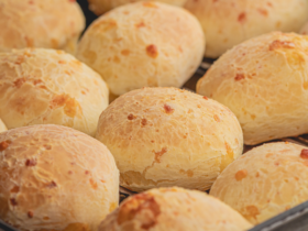 O Melhor Pão de Queijo Mineiro: Receita Irresistível e Fácil de Fazer