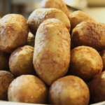 Conheça uma receita de bolinho de arroz diferente e saboroso