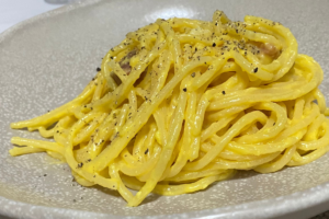 Espaguete à Carbonara: Um Clássico Italiano Imperdível