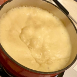 Fondue de queijo Cremoso: A Receita Perfeita para o Dia dos Namorados