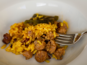 Arroz Refogado com Linguiça: Uma Explosão de Sabor