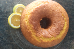 Bolo de laranja fofinho e úmido: A receita ideal para o café da tarde