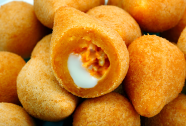 A melhor receita de coxinha de frango com catupiri que você vai encontrar