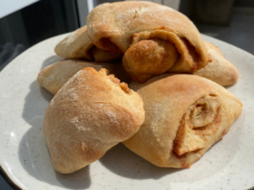 Saborosos Pãezinhos de Canela com Fermento Natural: Receita Caseira e Aromática