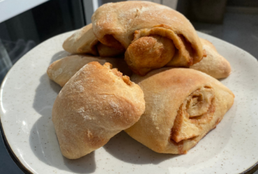 Saborosos Pãezinhos de Canela com Fermento Natural: Receita Caseira e Aromática