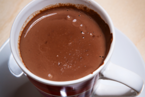 Chocolate Quente de Nutella: A Receita que Vai Aquecer Seu Coração