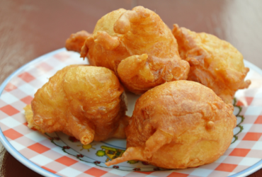 Bolinho de chuva sequinho e delicioso: Receita de vó