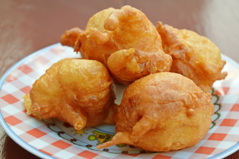 Bolinho de chuva sequinho e delicioso: Receita de vó