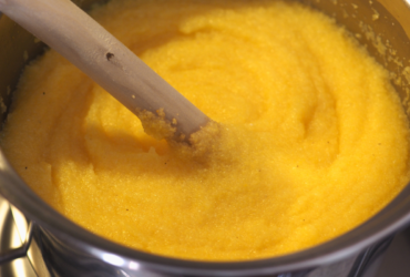 Polenta cremosa simples: O segredo para um prato saboroso