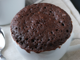 Bolo de Caneca Pronto em 3 Minutos: Uma Sobremesa Rápida e Deliciosa