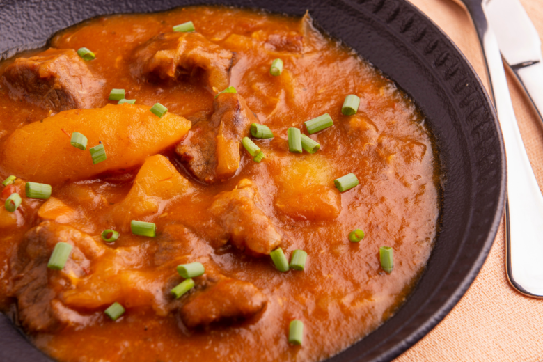 Acém com mandioca na panela de pressão: Prático e saboroso para o dia a dia