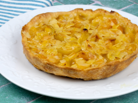 Tarte de amêndoa caramelizada: Crocante e deliciosa