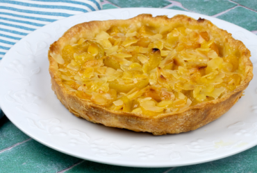 Tarte de amêndoa caramelizada: Crocante e deliciosa