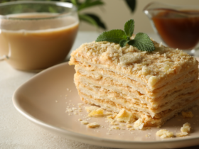 Torta Napoleão com Creme Suave: Delícia Folhada Que Derrete na Boca