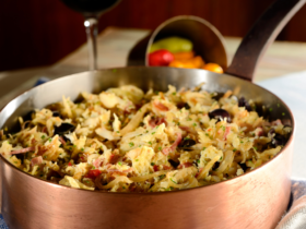 Arroz de bacalhau irresistível: Um toque de sabor para qualquer ocasião