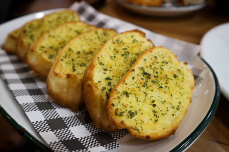 Pão de Alho Crocante: Um Clássico Simples e Irresistível