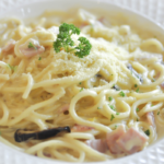 Macarrão Cremoso Carbonara: Uma explosão de sabor para sua mesa