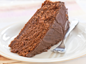 Bolo de Chocolate Crocante: A calda mais crocante que você já viu