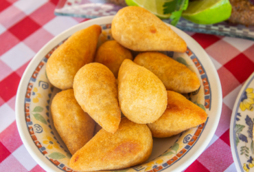 Coxinha de frango super crocante