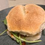 O Pão de Hambúrguer Crocante Mais Irresistível da Internet: Descubra o Segredo