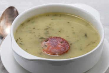 Caldo Verde com toque especial: Uma delícia para dias frios