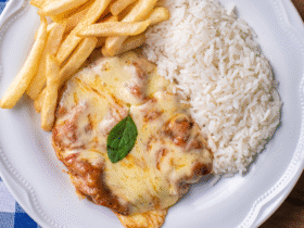Bife à Parmegiana Crocante para o Dia das Mães: Receita especial