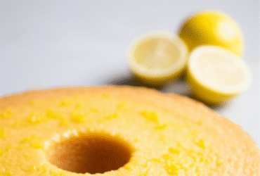 Bolo de Iogurte com Limão: Receita Simples e Deliciosa