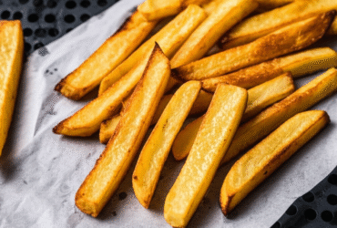 Batatas Fritas Crocantes na Airfryer: Receita Fácil e Saudável