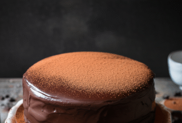 Delicioso Bolo de Chocolate: Receita Clássica e História