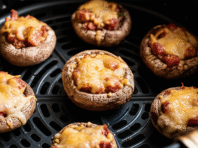 Cogumelos Recheados com Linguiça e Queijo na Airfryer