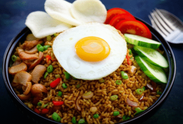Nasi Goreng: O Delicioso Arroz Frito Indonésio