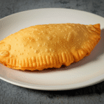 Pastel Caseiro Crocante: Receita Fácil e História Deliciosa