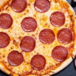 Pizza de Calabresa Caseira: Receita Clássica e História