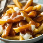 Poutine Canadense: A Delícia Reconfortante do Quebec