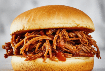 Sanduíche de Carne Louca