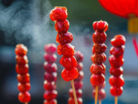 Tanghulu: Espetinho de Frutas Caramelizadas Chinês