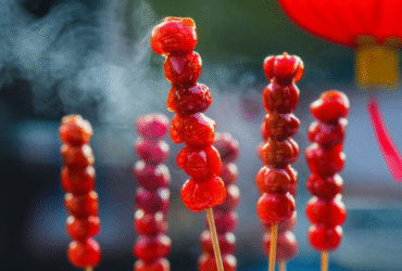 Tanghulu: Espetinho de Frutas Caramelizadas Chinês
