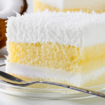 Bolo de Coco Gelado: Uma Delícia Refrescante