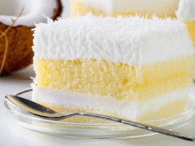 Bolo de Coco Gelado: Uma Delícia Refrescante