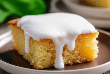 Bolo de Mandioca com Coco Cremoso