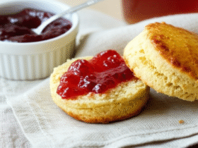 Scones Caseiros: Receita Tradicional para o Chá da Tarde Perfeito