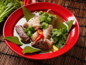 Sinigang na Baboy: Uma Deliciosa Sopa Azeda Filipina