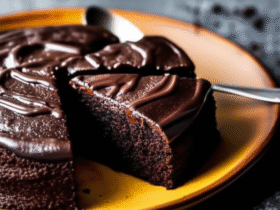 Bolo de Chocolate Molhado Delicioso e Fácil