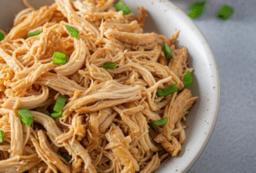 Frango Desfiado Fácil: Receita Simples e Versátil