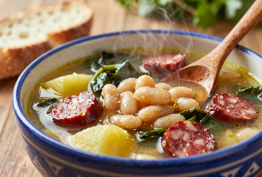 Caldo Gallego Tradicional: O Conforto da Galícia em Uma Tigela 24 Caldo Gallego Tradicional: O Conforto da Galícia em Uma Tigela